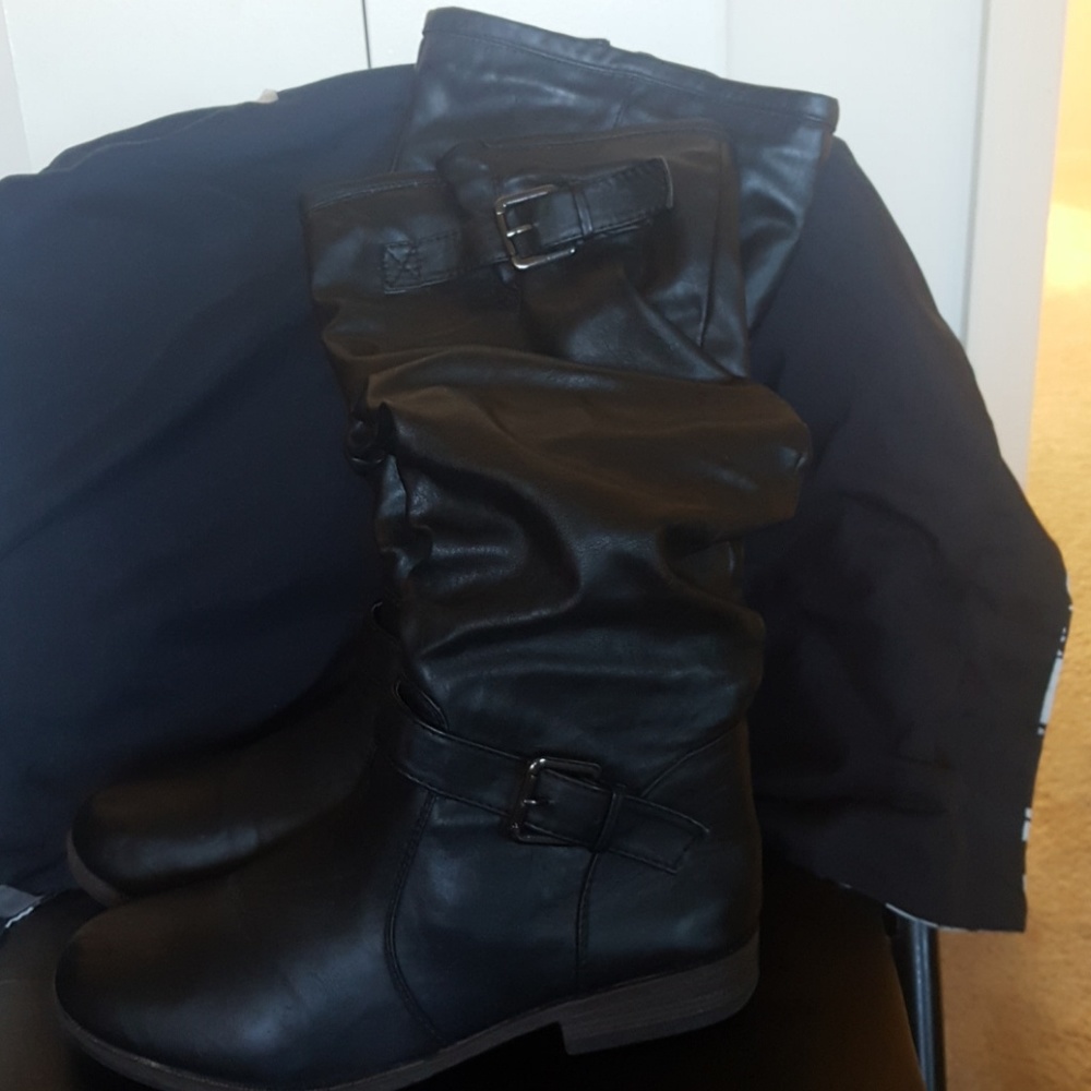 Black knee boots